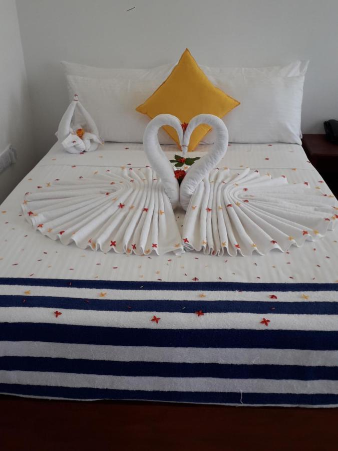 J7 Villaj Resort Trincomalee Exterior foto