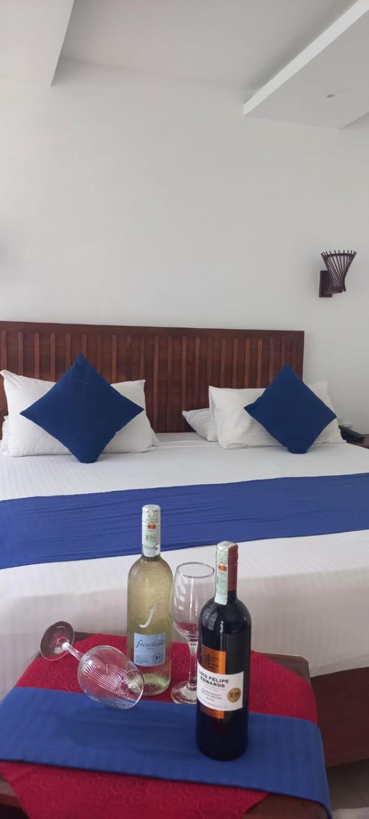 J7 Villaj Resort Trincomalee Exterior foto
